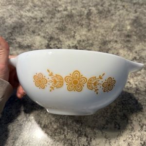 Vintage Pyrex Butterfly Gold Cinderella nesting bowl 443